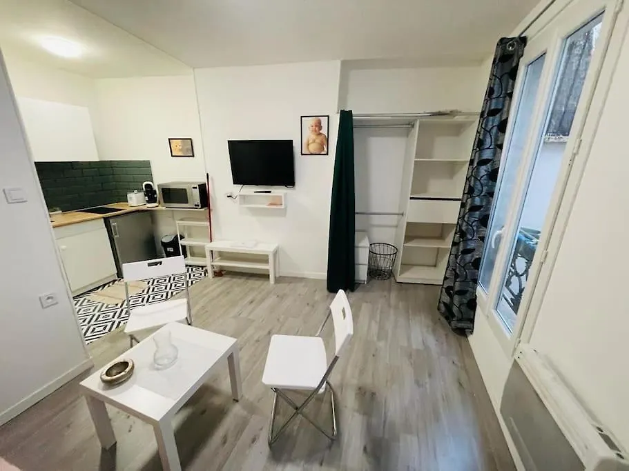 Apartment Confortable - Montmartre - Republique - Anvers - 2 Pers