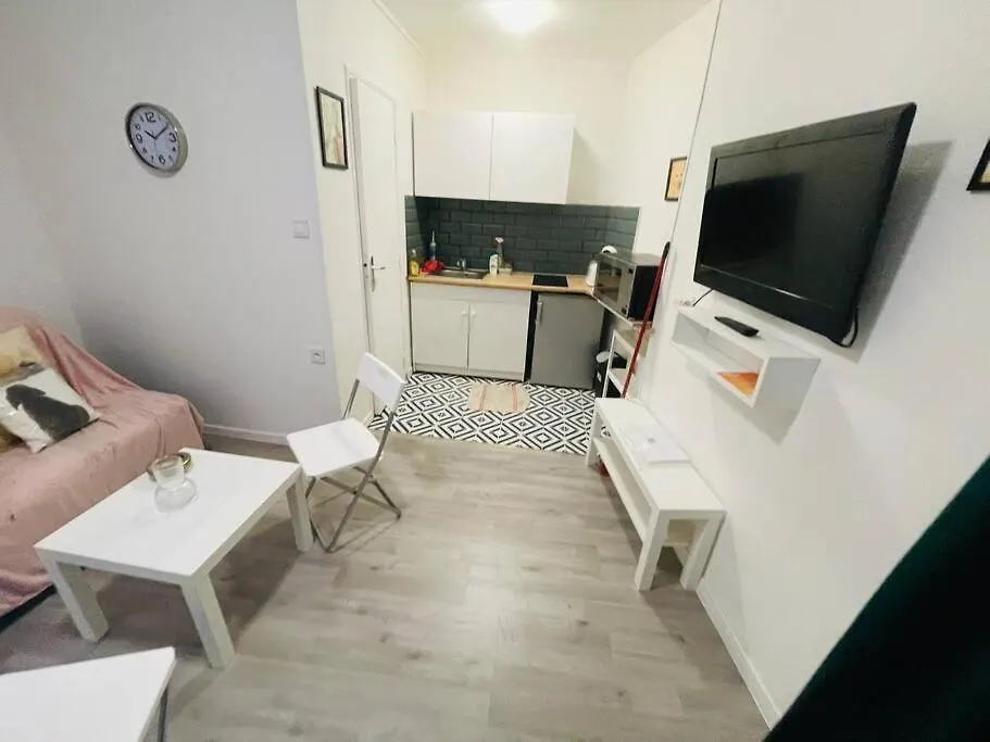 Apartment Confortable - Montmartre - Republique - Anvers - 2 Pers